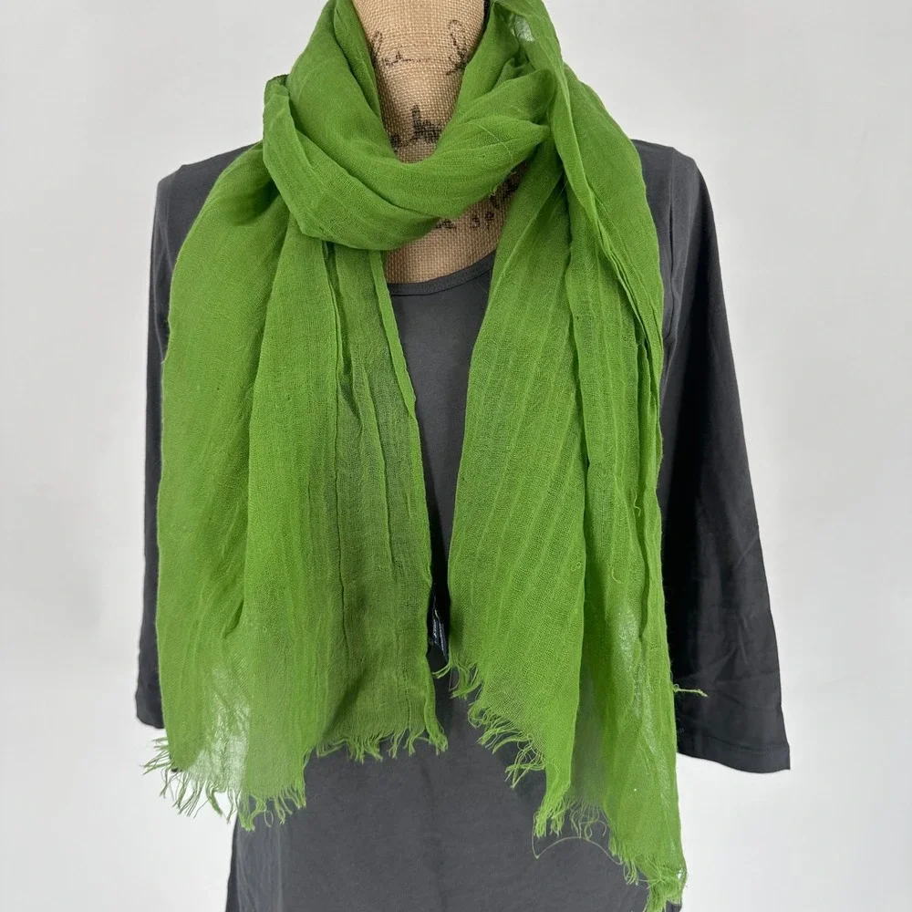 John Ashfield Green 100% Virgin Wool Scarf Lightweight Fringed Kelly Green Gaizy